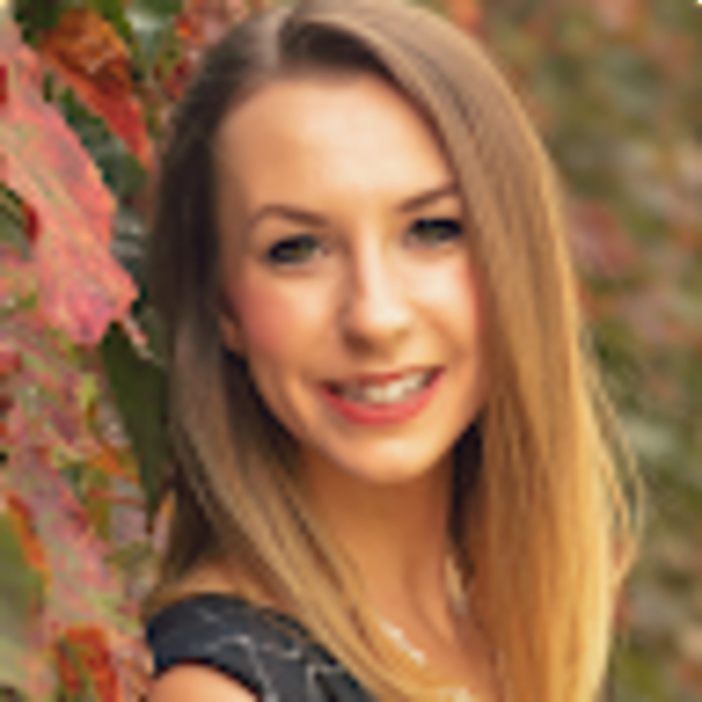 Meet your Posher, Caitlin